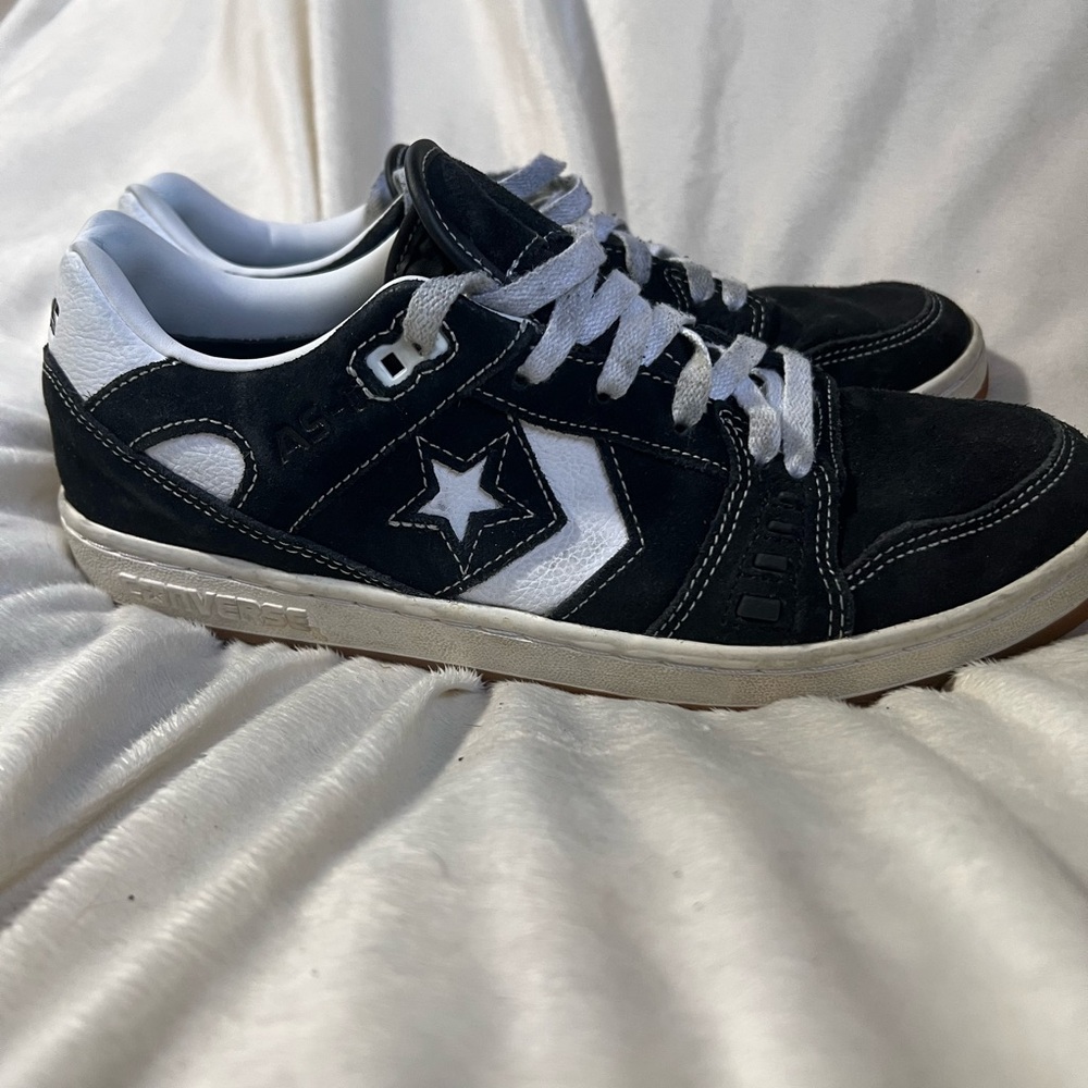 Converse Black and White Sneakers - Picture 4 of 5